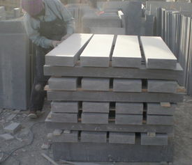 青石之美 从自然原石到精工荔枝面与自然面的蜕变